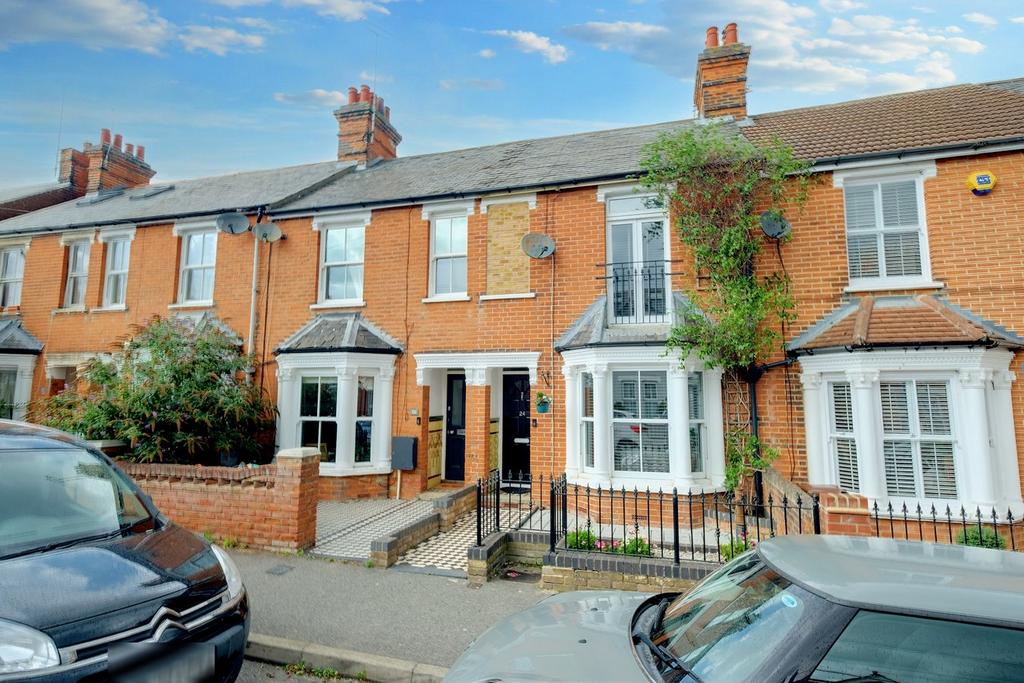 Road, Chelmsford CM1 3 bed terraced house for sale £425,000