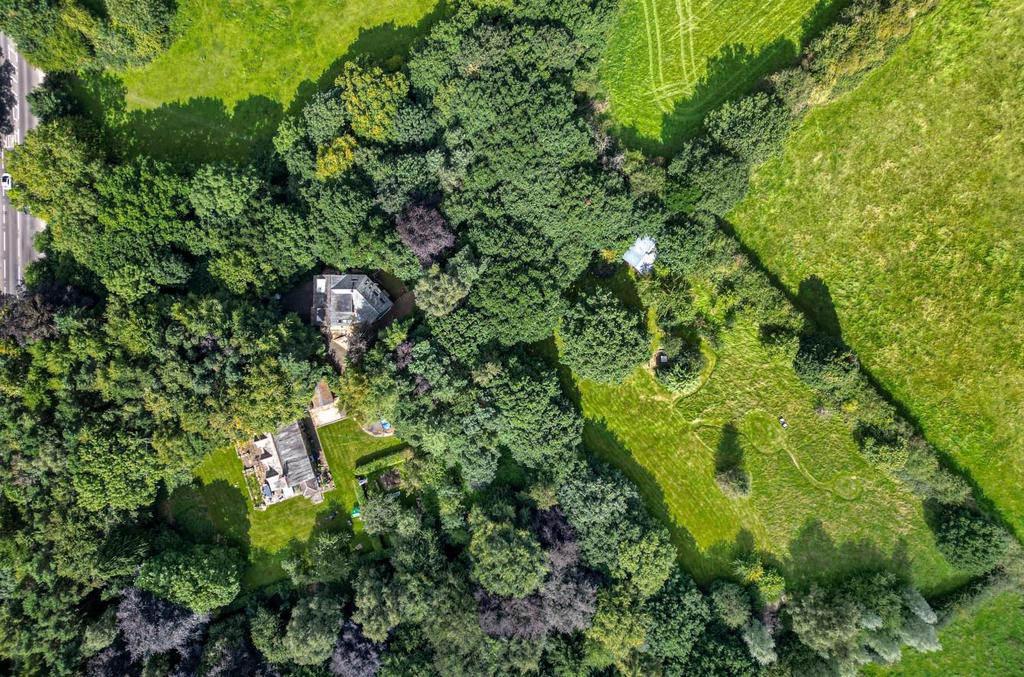 Rawdon Road, Horsforth, LS18 3 bed detached house for sale £1,100,000