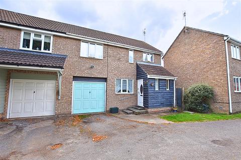 3 bedroom semi-detached house for sale, Hamberts Road, South Woodham Ferrers, Chelmsford