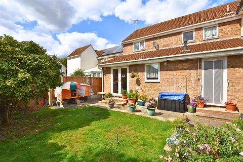 3 bedroom semi-detached house for sale, Hamberts Road, South Woodham Ferrers, Chelmsford