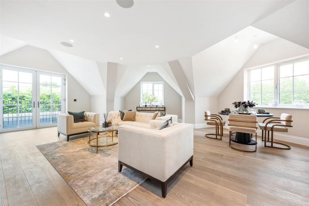 Hillside House, The Drive, Radlett WD7 2 bed flat for sale £895,000