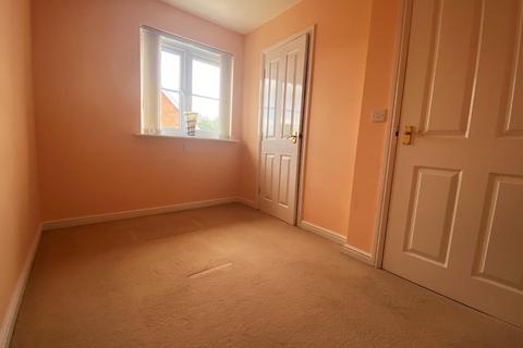 2 bedroom flat for sale - Pennyfields, Bolton-Upon-Dearne, Rotherham