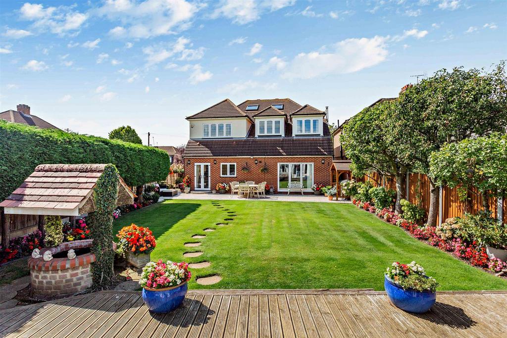 Rosslyn Avenue, Romford 5 bed detached house for sale £1,100,000