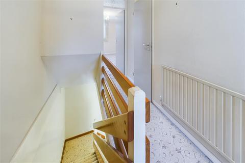 16 Oakley Close, London, E4 6XW