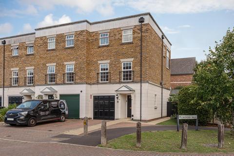 2 Cavendish Walk, Epsom, KT19 8AP