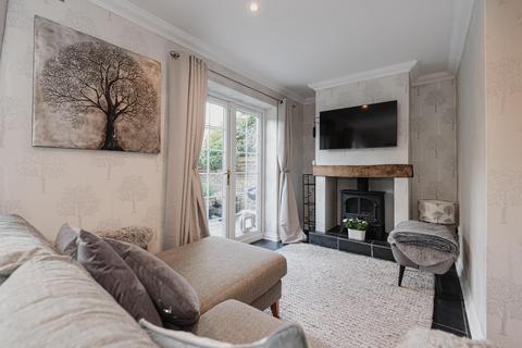 2 Cavendish Walk, Epsom, KT19 8AP