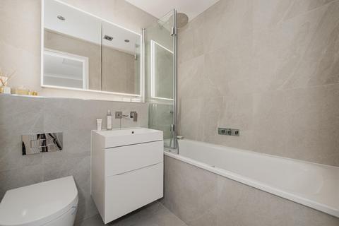 2 Cavendish Walk, Epsom, KT19 8AP