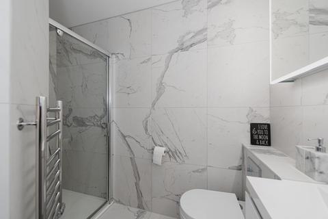 2 Cavendish Walk, Epsom, KT19 8AP