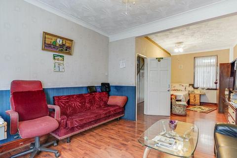 4 bedroom terraced house for sale, Randolph Road, Southall