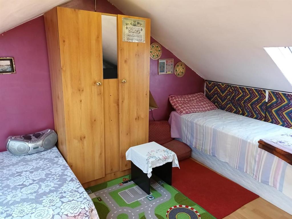 Loft Room.JPG