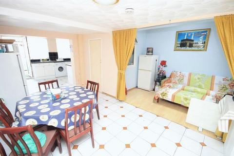 4 bedroom terraced house for sale, Randolph Road, Southall