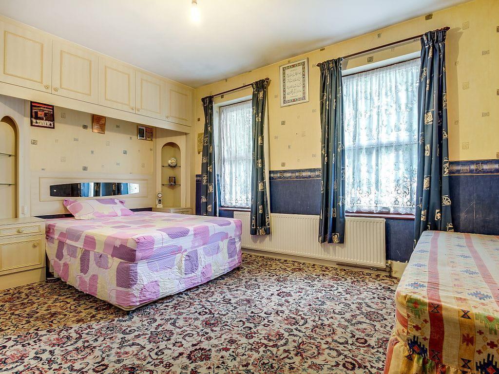 Master Bedroom.JPG