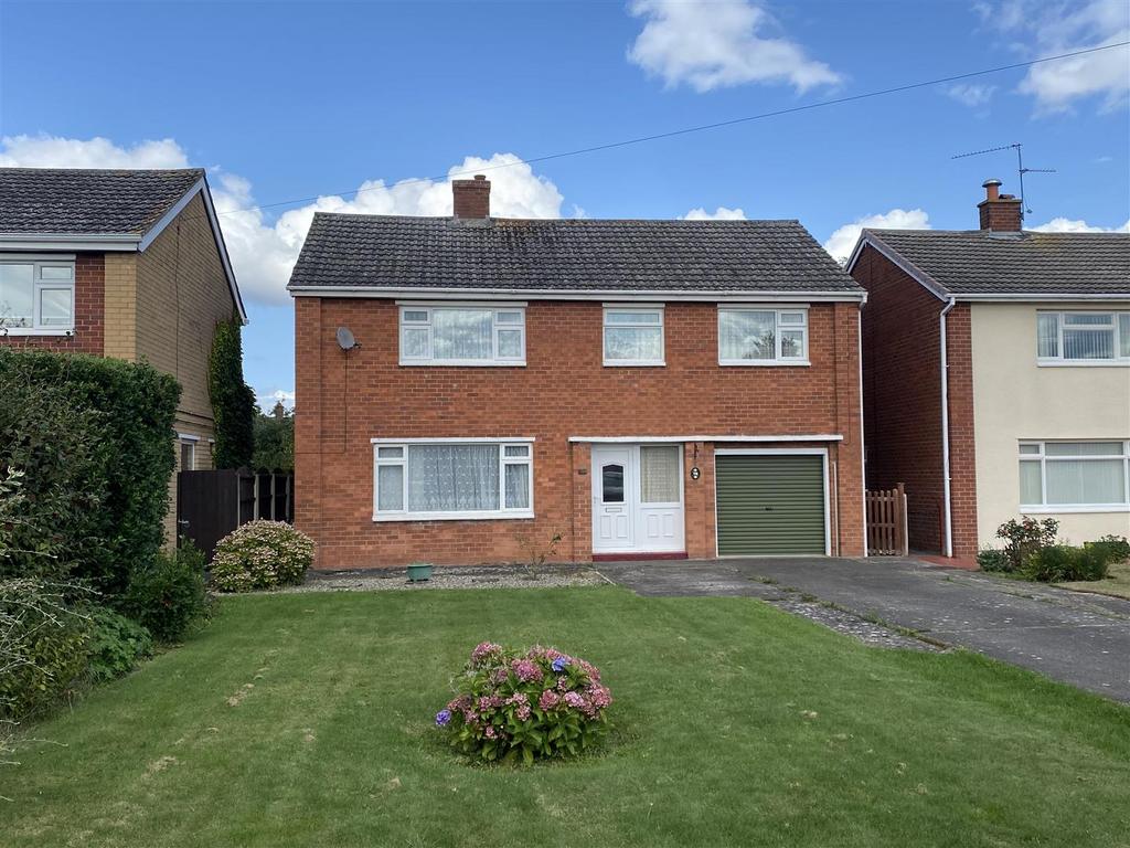 Tilstock Crescent, Sutton Farm, Shrewsbury 4 bed detached house for