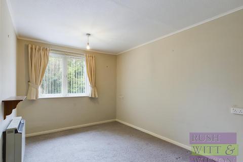 1 bedroom retirement property for sale, Holmesdale Gardens, Hastings