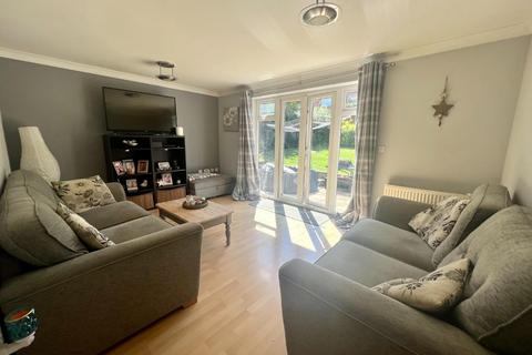 16 Clover Field, Northampton, NN4 5DB