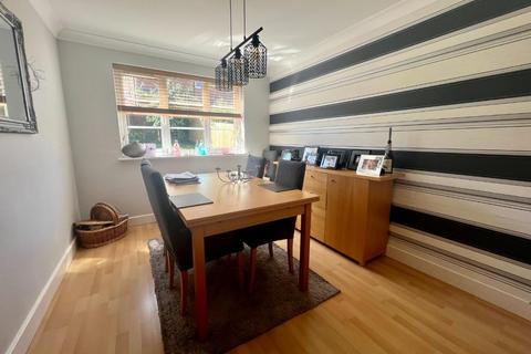 16 Clover Field, Northampton, NN4 5DB