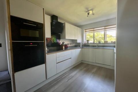 16 Clover Field, Northampton, NN4 5DB