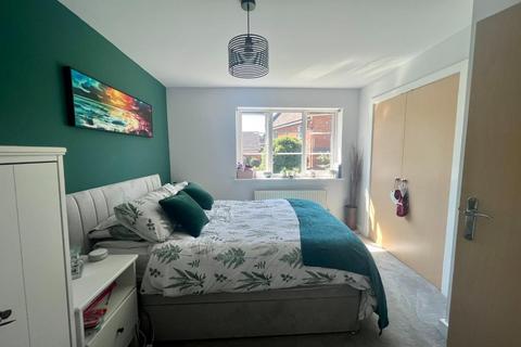 16 Clover Field, Northampton, NN4 5DB