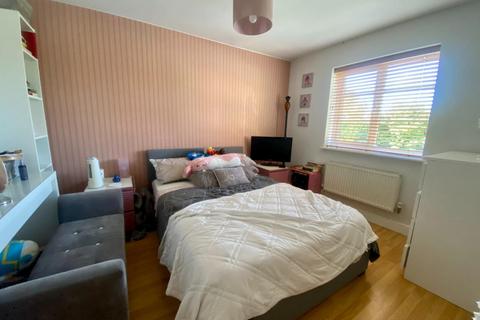 16 Clover Field, Northampton, NN4 5DB