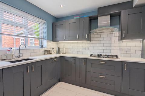 48 Bronsil Drive, Malvern, WR14 1LR