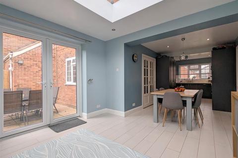 48 Bronsil Drive, Malvern, WR14 1LR