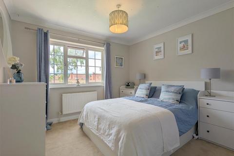 48 Bronsil Drive, Malvern, WR14 1LR