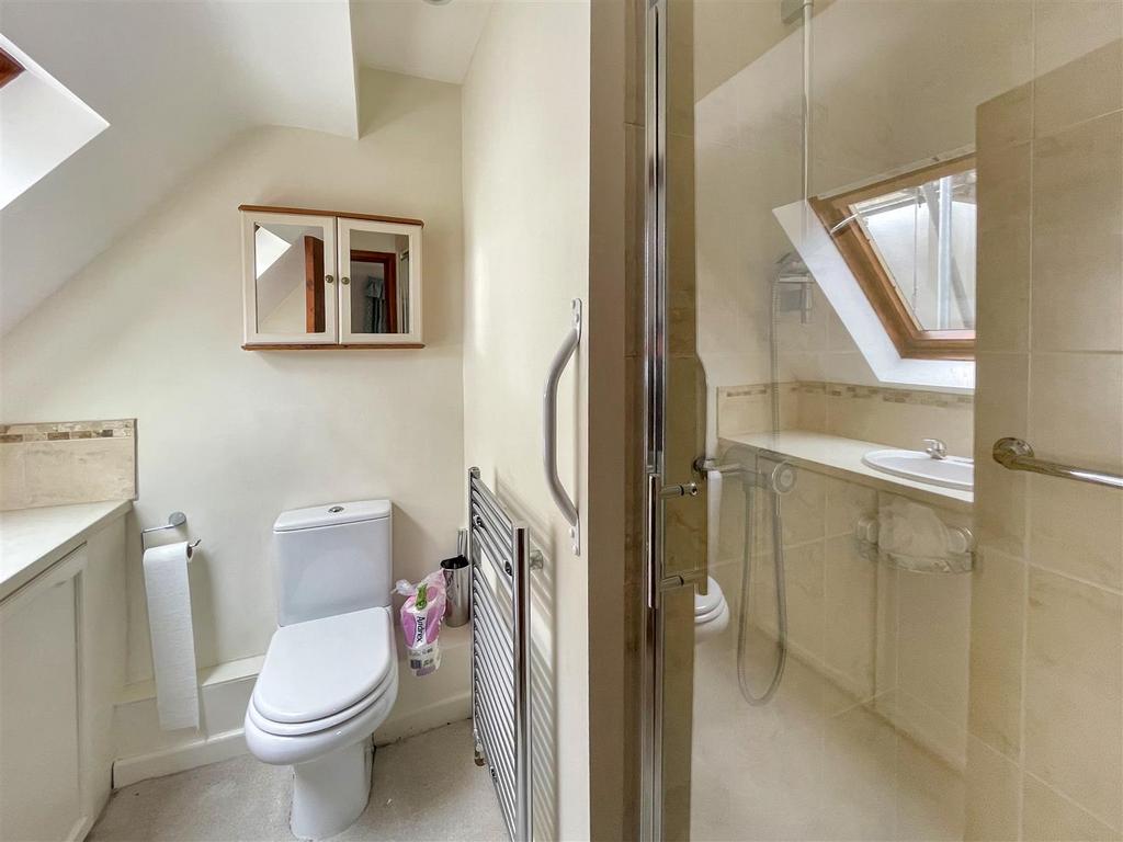 Ensuite.JPG