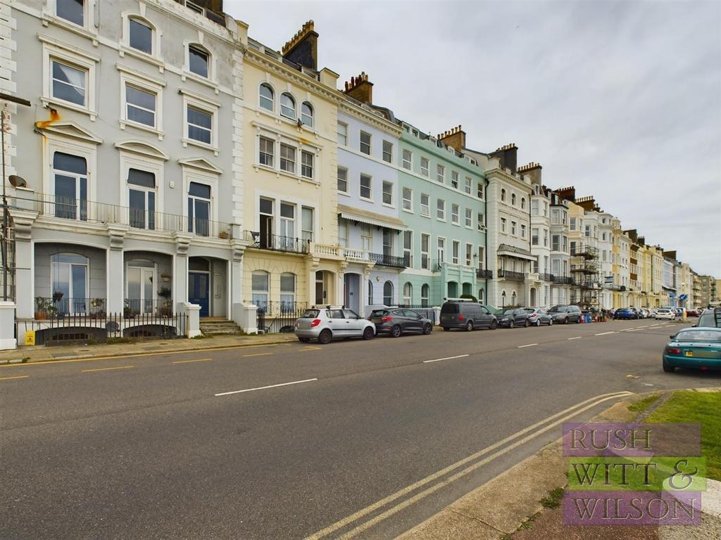 Marina, St. LeonardsOnSea 2 bed flat for sale £210,000