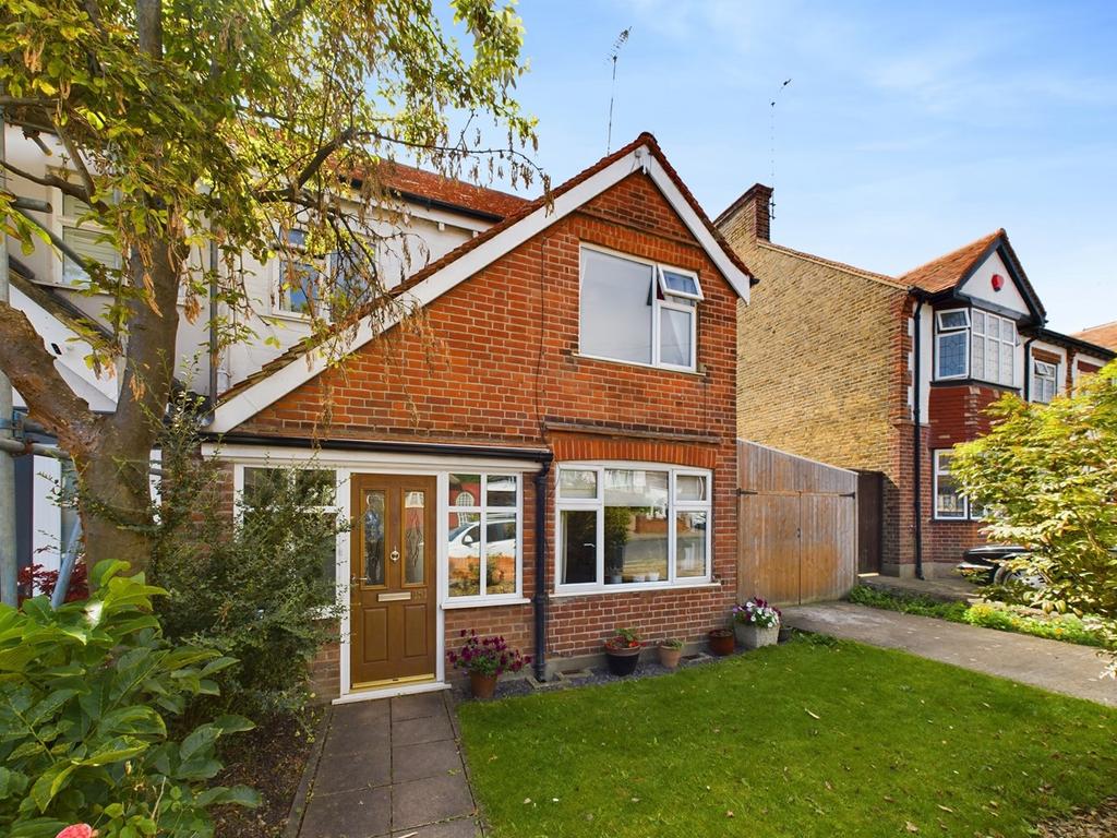 Bradstow Way, Broadstairs, CT10 3 bed semidetached house for sale £495,000