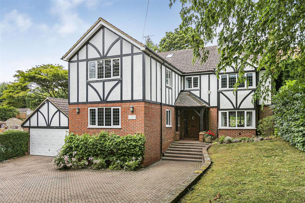 Aldenham Grove, Radlett 5 bed detached house for sale £2,395,000