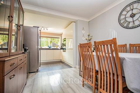 56 Heycroft Drive, Cressing, Braintree, CM77 8JL