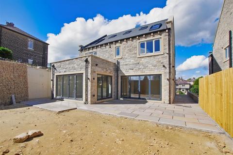 6 bedroom detached house for sale, Rochdale Road, Greetland