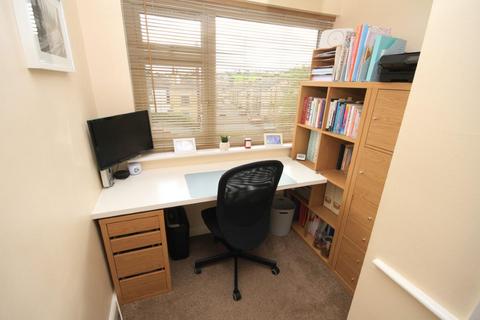 76 Westgate, Cleckheaton, BD19 5HH