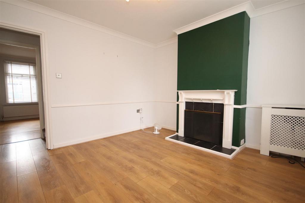St. Albans Road, Dartford, Kent 2 bed terraced house for sale £315,000