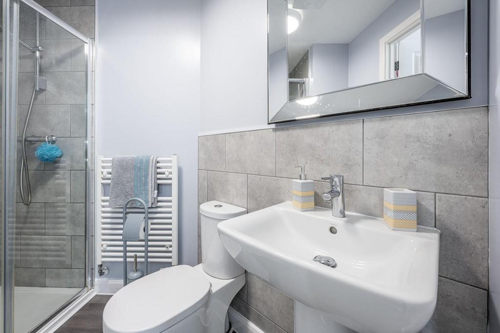 Second En-Suite