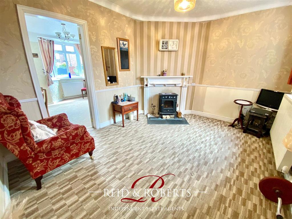 Vinegar Hill, Rhosllanerchrugog, Wrexham 2 bed detached bungalow for