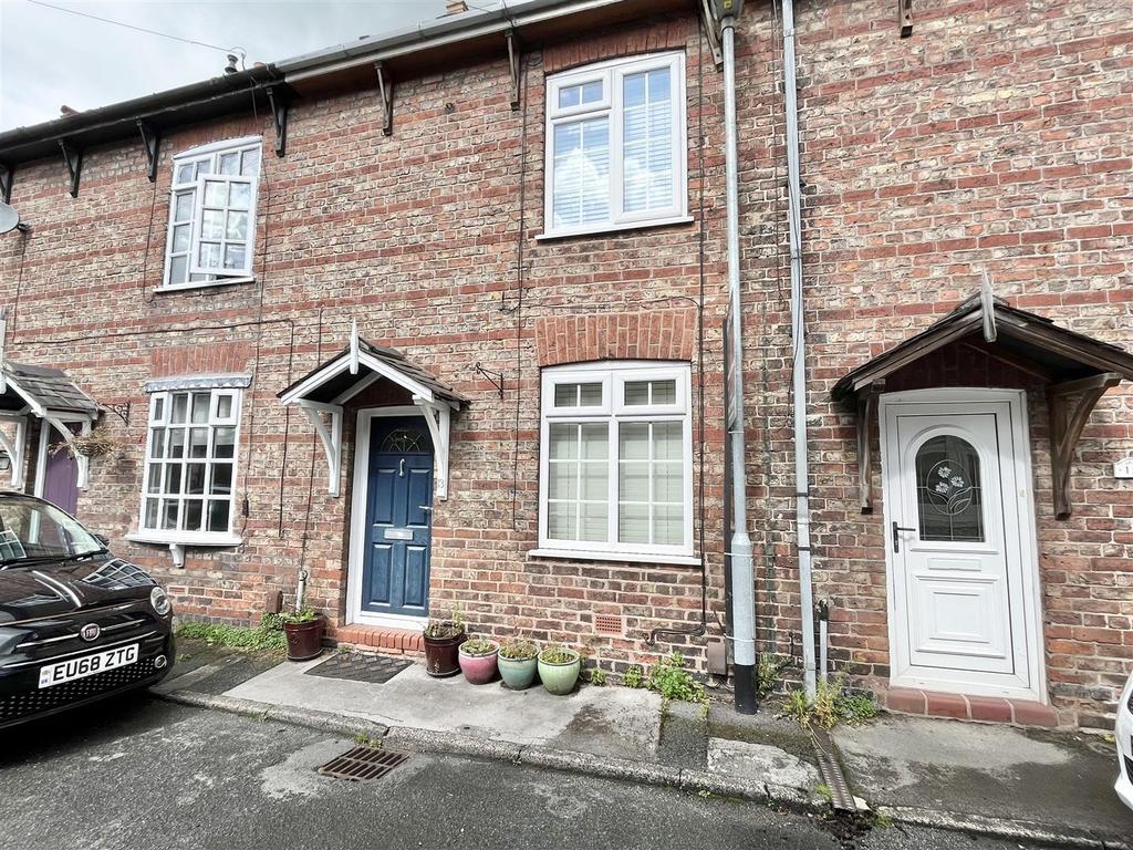 River Street, Wilmslow 2 bed terraced house for sale £300,000