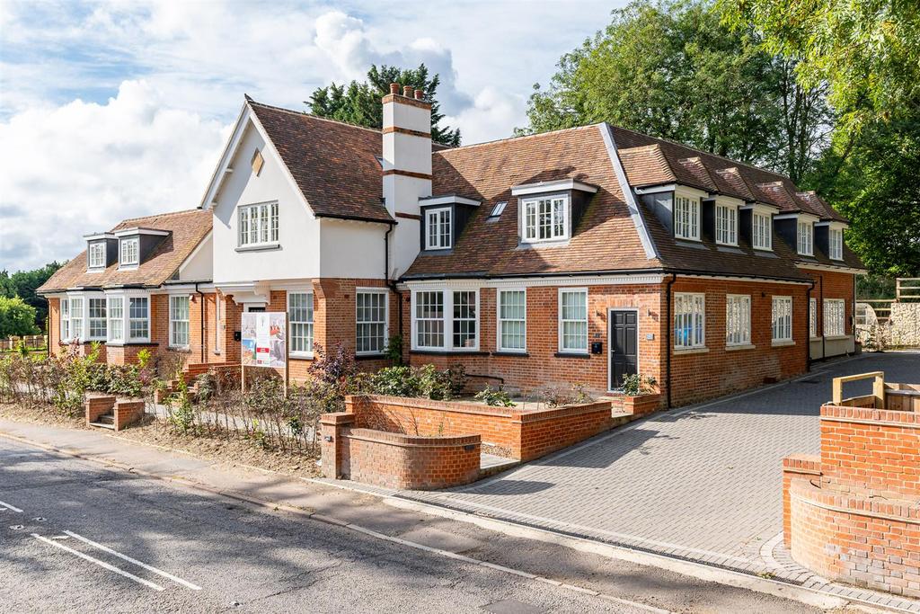 Codicote Road, Welwyn 1 bed flat for sale £350,000