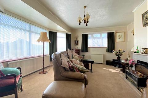 2 bedroom detached bungalow for sale - Broad View, Bexhill-on-Sea, TN39