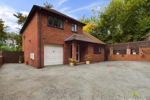 4 bedroom detached house for sale, Glentworth Close, Oswestry