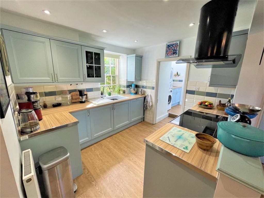 Kitchen.JPG