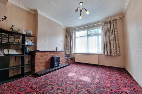 3 bedroom end of terrace house for sale - Heath Road, Romford