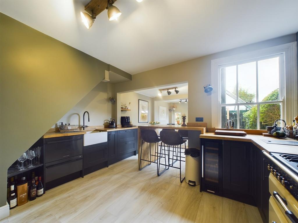 Bearton Road, Hitchin, SG5 4 bed terraced house £725,000