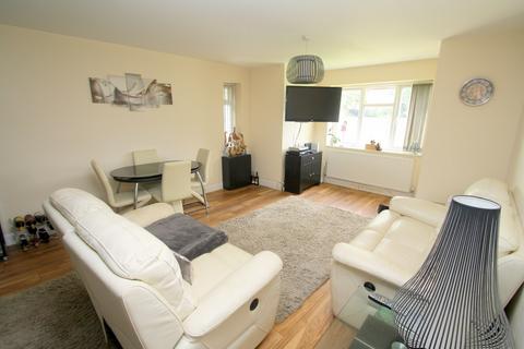 2 bedroom apartment for sale, Long Lane, Staines-upon-Thames, TW19