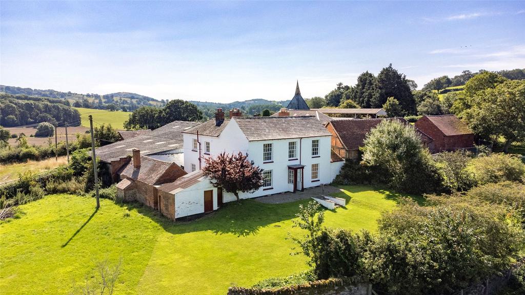 Eastnor, Ledbury, Herefordshire, HR8 4 bed detached house for sale £
