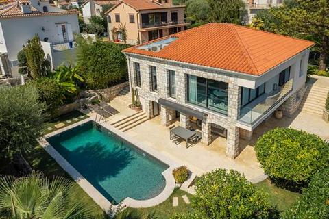 3 bedroom villa, Roquebrune-Cap-Martin, Alpes-Maritimes, Provence Alpes Cote d'Azur, France