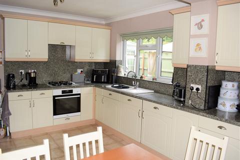 3 bedroom detached house for sale, Abbey Road, Ulceby, DN39