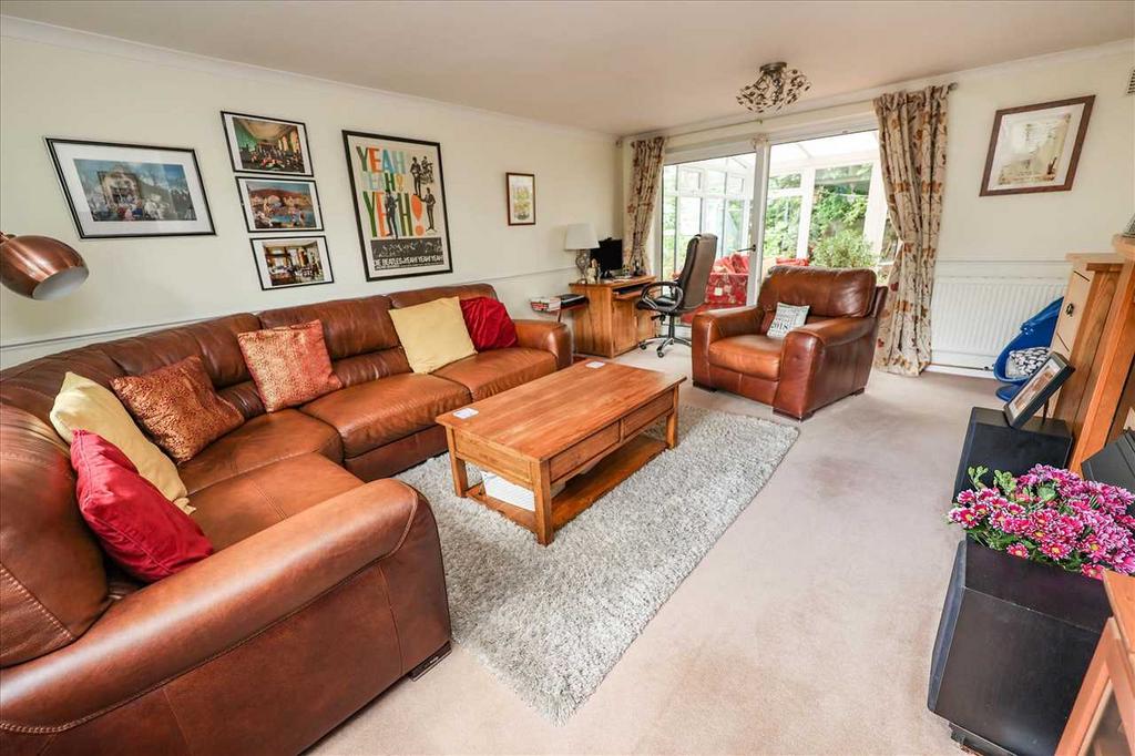 Nightingale Crescent, Lincoln 3 bed semidetached house for sale £295,000