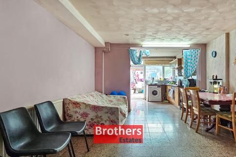4 bedroom terraced house for sale, Western Road, Southall UB2