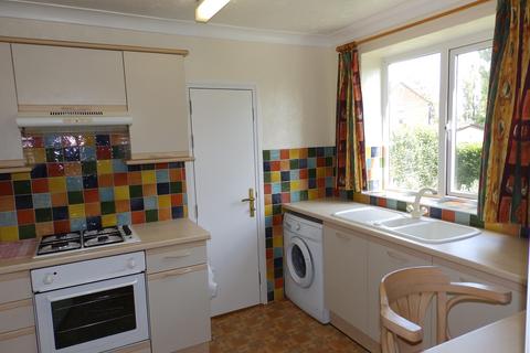 2 bedroom flat to rent - Lingfield Bank, Leeds, West Yorkshire, UK, LS17